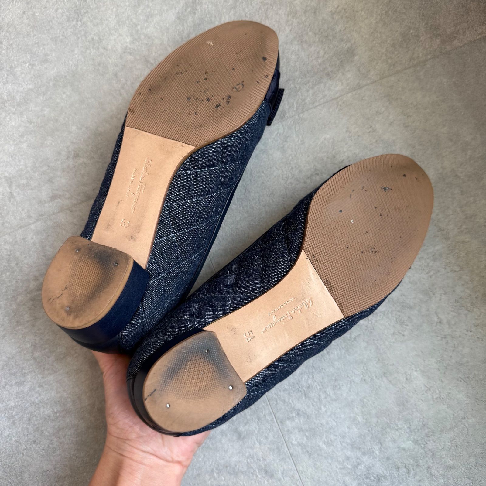 SalvatoreFerragamo サルヴァトーレフェラガモ ヴァラリボン 