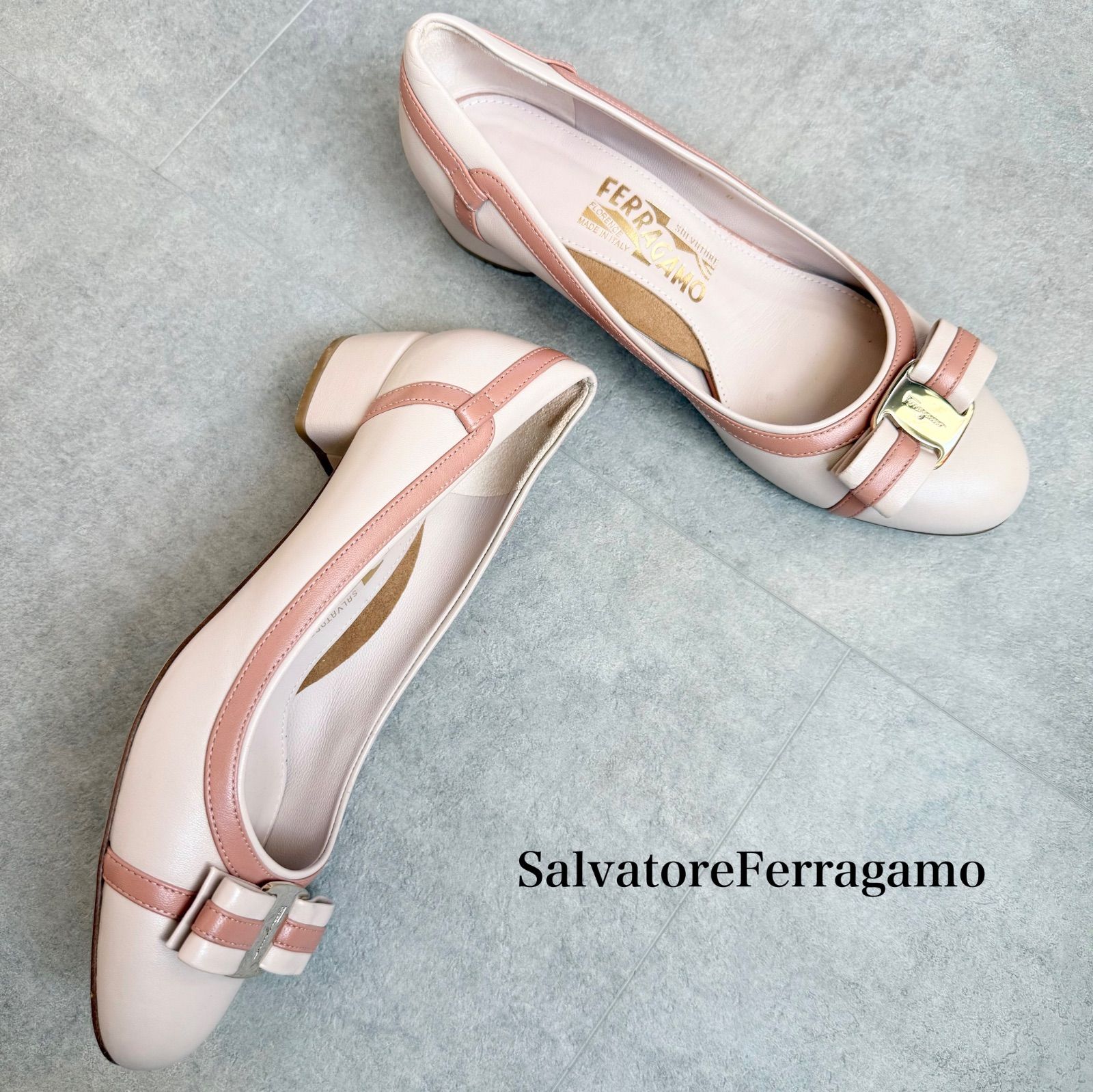 SalvatoreFerragamo サルヴァトーレフェラガモ ヴァラリボン レザー