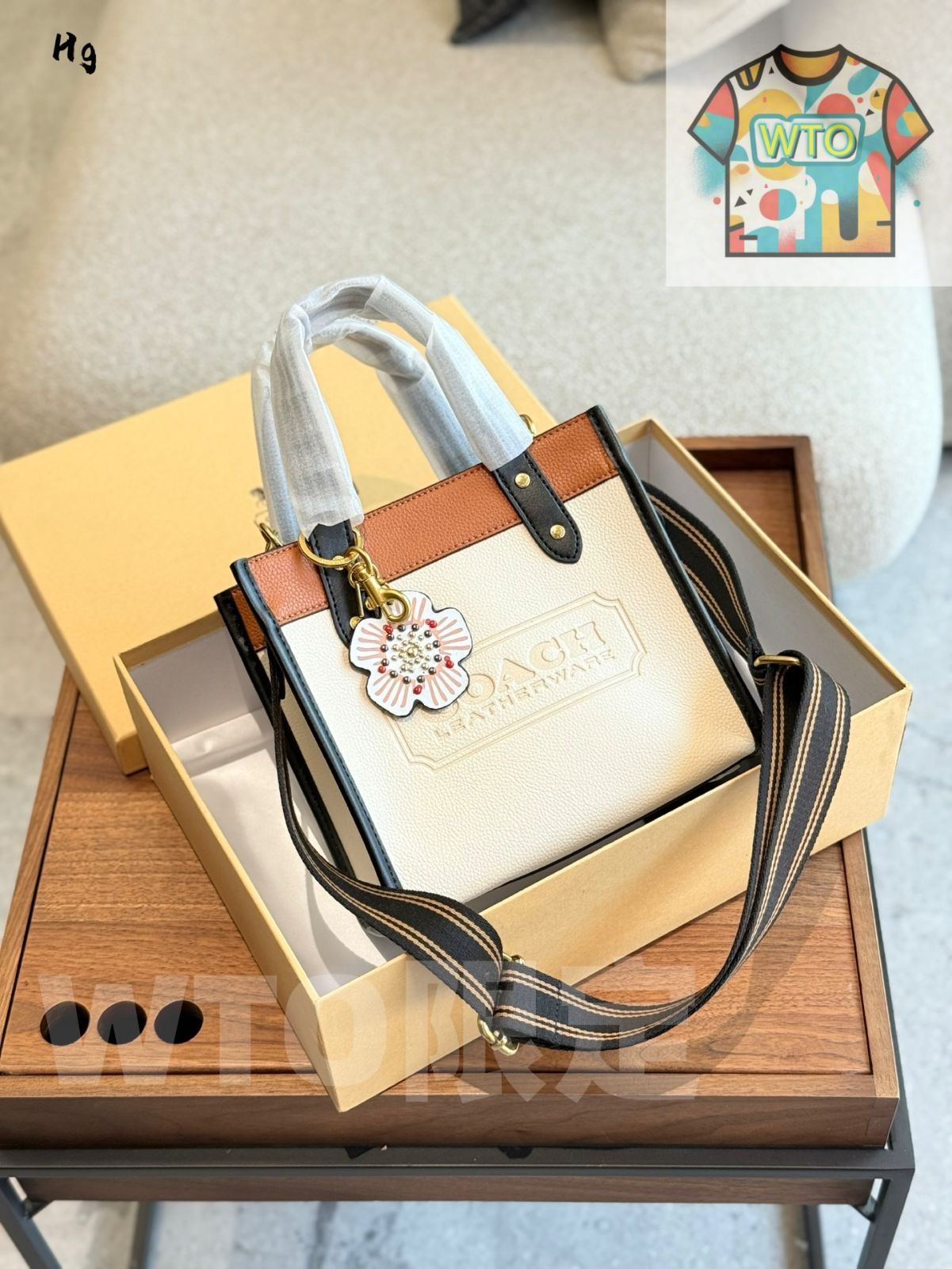 今日特価】Coach コーチ フィールドトート22シリーズ 調節可能な肩帯で