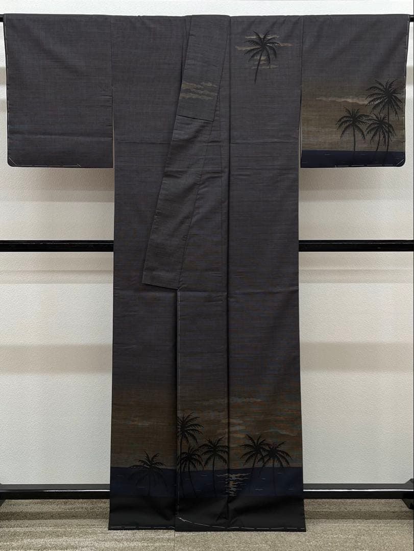 本場奄美大島紬 古代染色 純泥染 伝統工芸品 付け下げ椰子の木 風景画