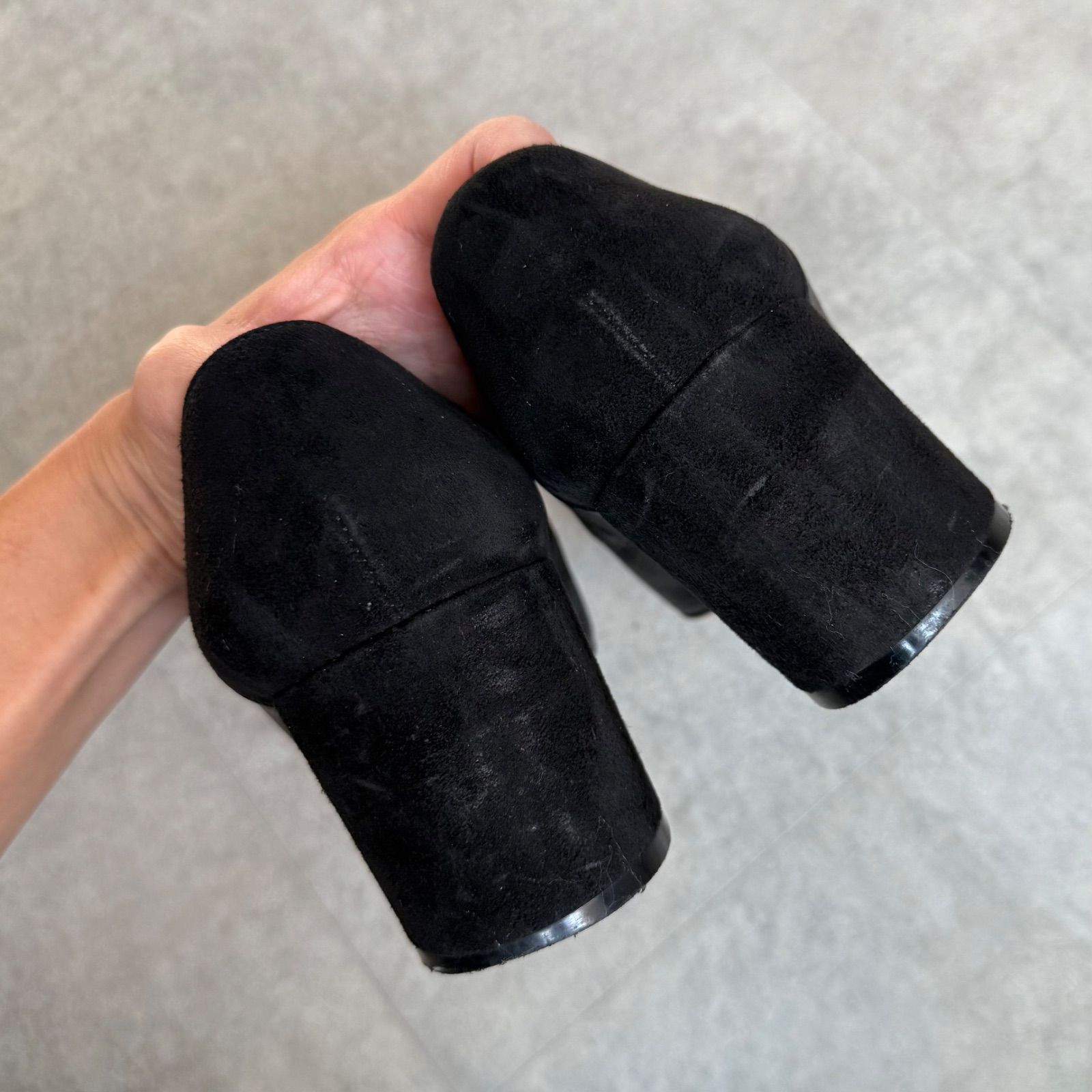 【美品】サルヴァトーレフェラガモ ヴァラリボン ロゴ 金具 レザー パンプス 黒 SalvatoreFerragamo サルヴァトーレフェラガモ ヴァラリボン パンプス