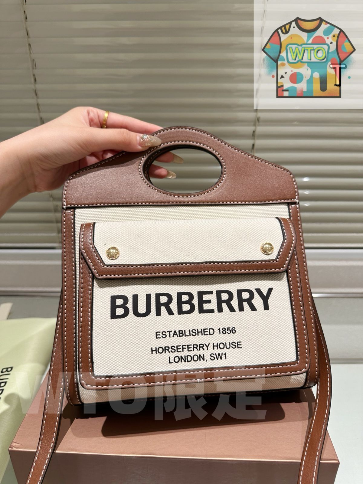 バーバリーブルーレーベル　ボディーバック❤️ご購入前コメントお願いします❤️ 今日特価】Burberry バーバリー メールバッグシリーズ 復古風で大容量