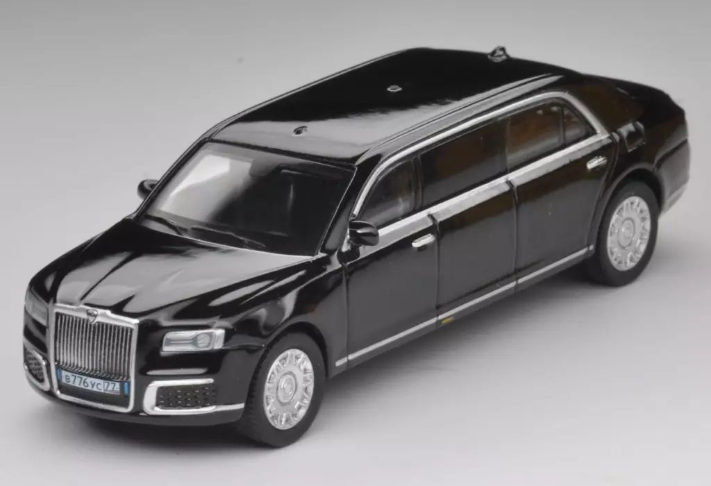 中古】ミニカー 1/64 ロシア大統領専用車 Aurus Senat(ブラック) 「X