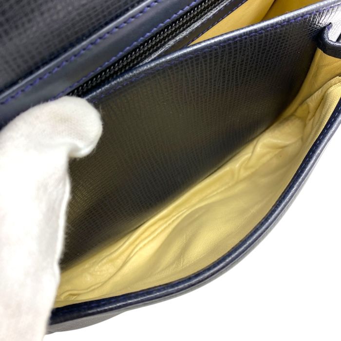 ハンティングワールド ショルダーバッグ 肩掛け 斜め掛け ロゴ レザー