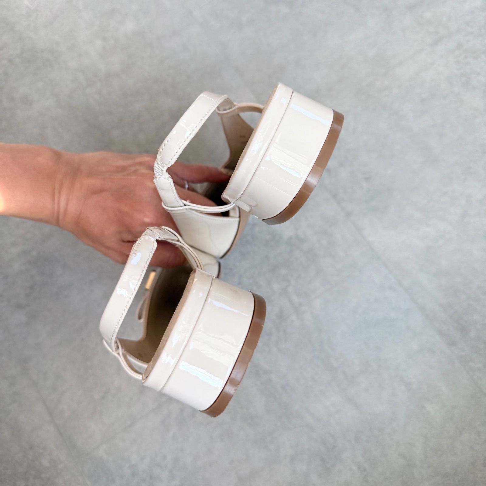 近年モデル 美品 Ferragamo フェラガモ スリングバックパンプス ヴァラ