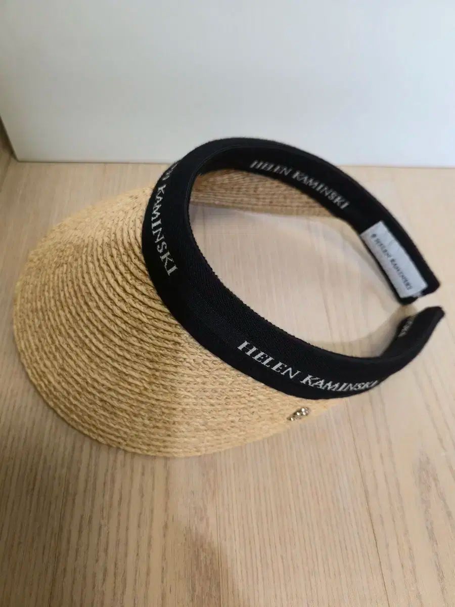 【新品未使用】 ヘレンカミンスキー サンバイザー レディース チャコール ゴルフ 未使用ヘレンカミンスキー 【新品未使用】 ヘレンカミンスキー サン