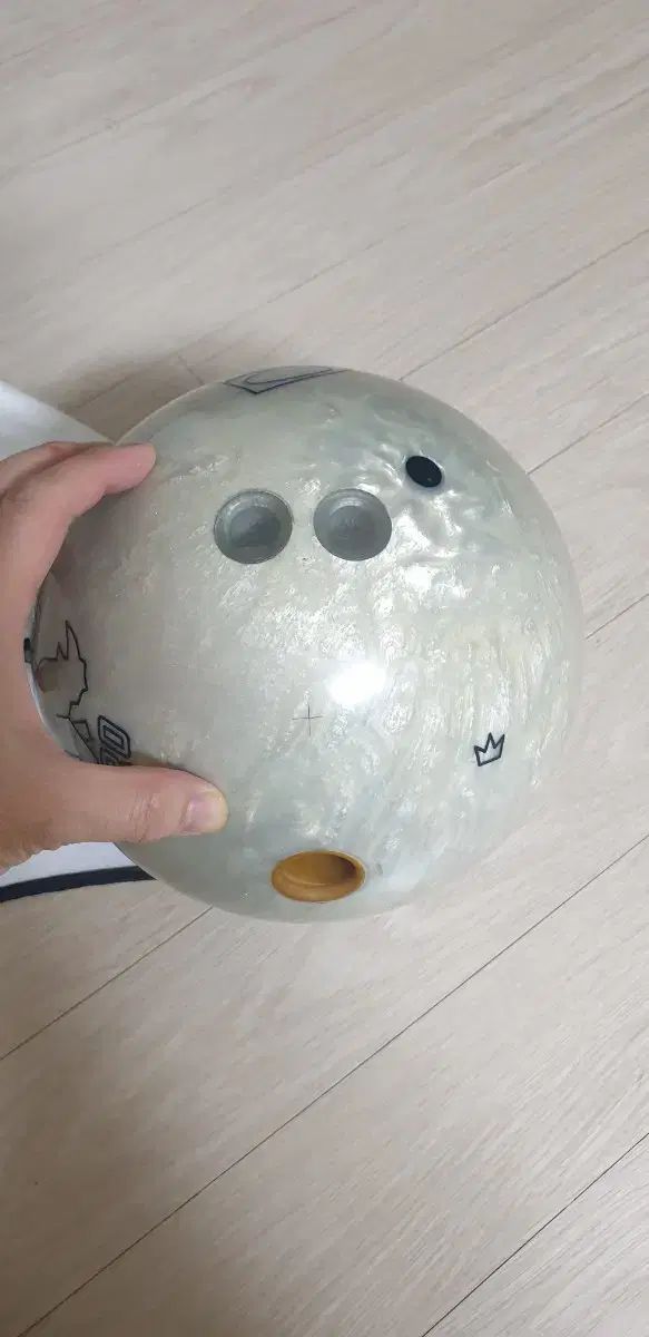 ライノ アイボリー プロ ボーリングボール 15パウンド 出品 - メルカリ