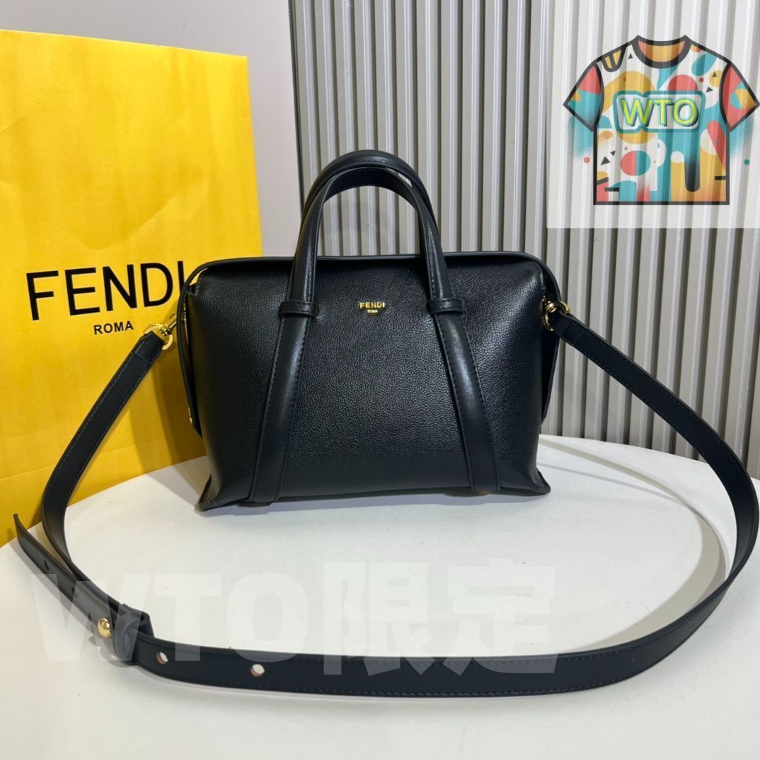 FENDIショルダーバッグ、リュックサック、手首バッグ、ポーチ、ダブル