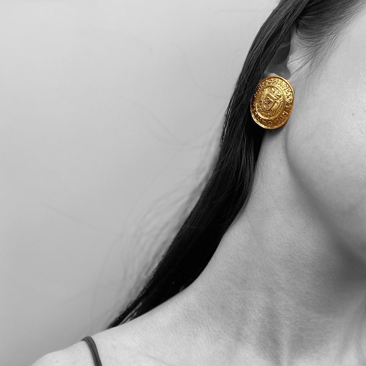 CHANEL 80's Vintage ゴールドコインモチーフイヤリング - メルカリ