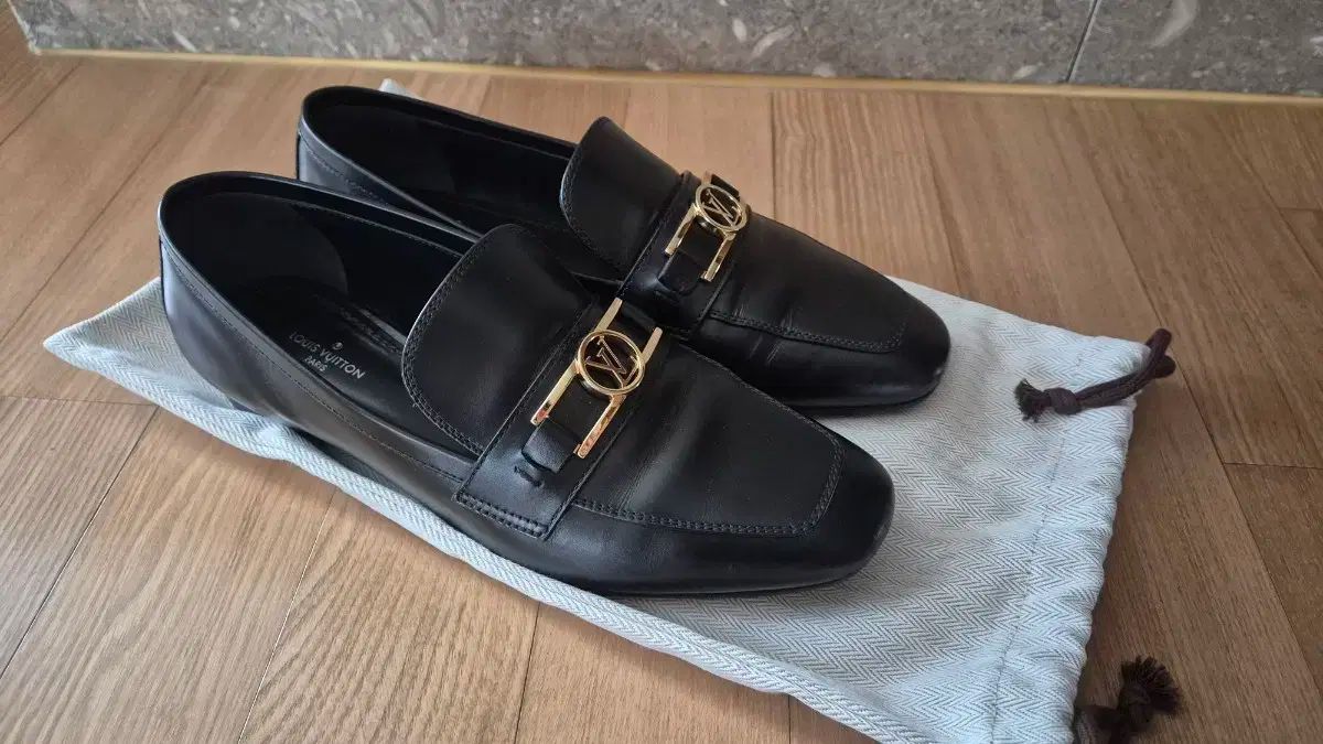 ルイヴィトン アッパーケース フラット ローファー - メルカリ