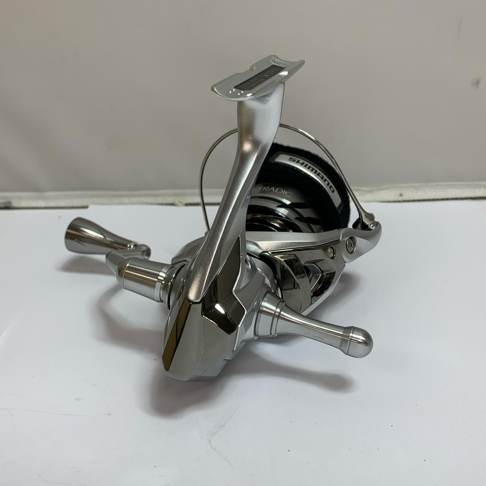 SHIMANO 23ストラディック 3000MHG 未使用 ゴメクサスハンドル SHIMANO