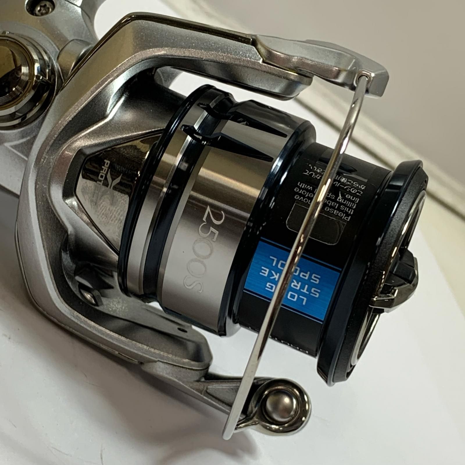 SHIMANO シマノ 19ストラディック 2500S スピニングリール 箱付き