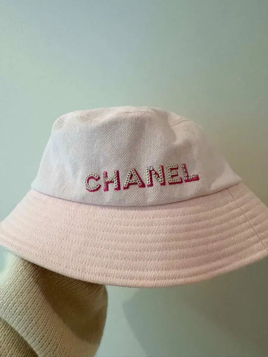 シャネル イニシャル クロシェ バケットハット (22年 新品) - メルカリ