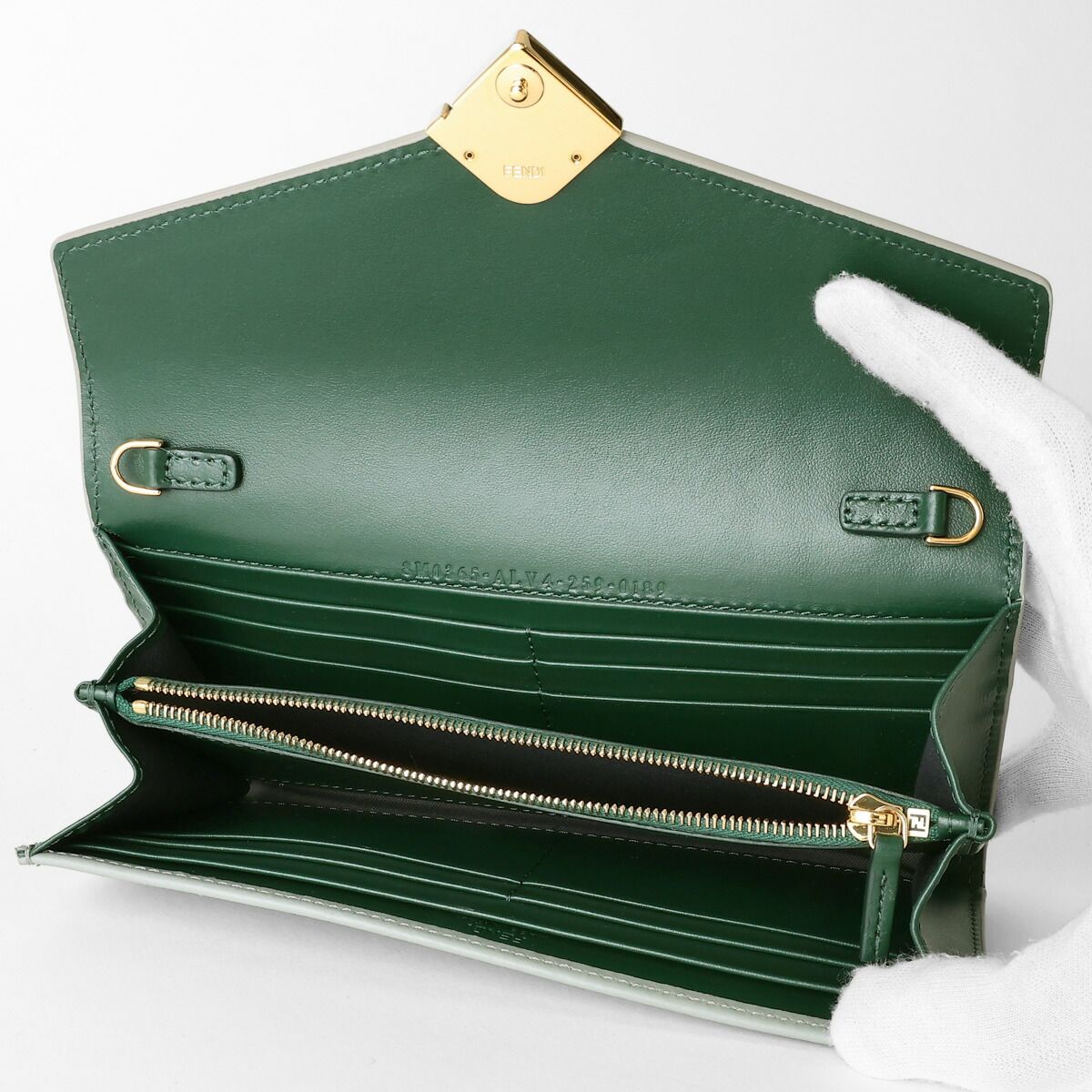 新品 フェンディ FENDI 長財布 FFダイヤモンド ヴェルデ - メルカリ