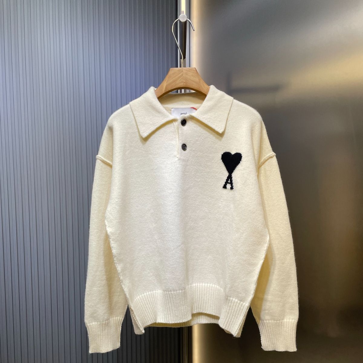 ami アイボリー ニット セーター 男女兼用 新品 ami アイボリー ニット セーター 男女兼用 - メルカリ