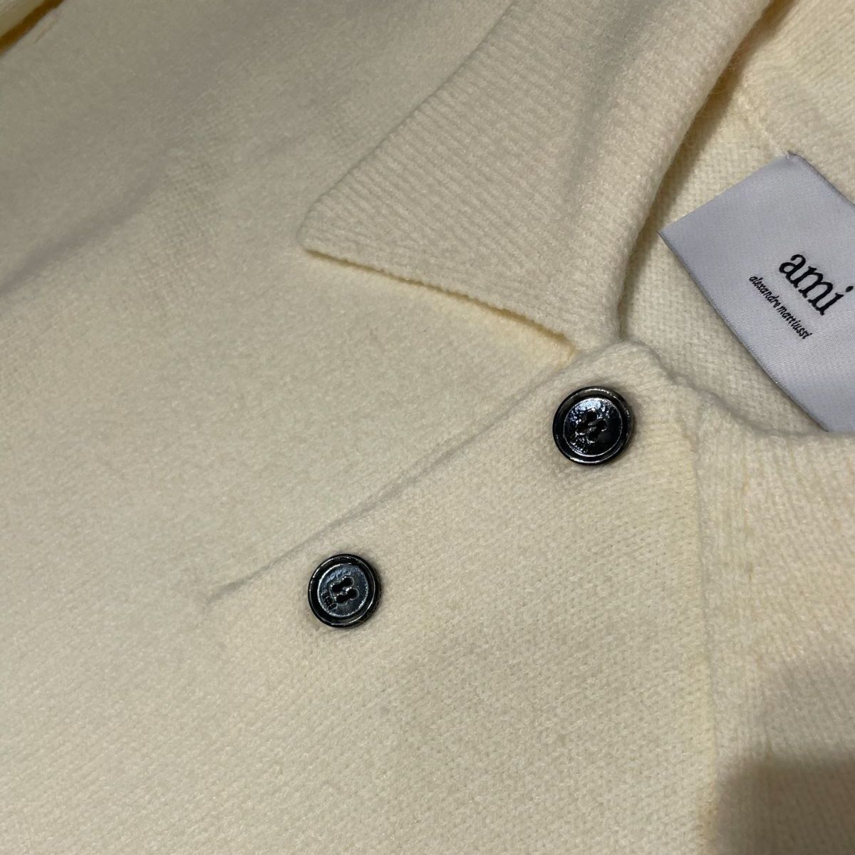 新品 ami アイボリー ニット セーター 男女兼用 - メルカリ