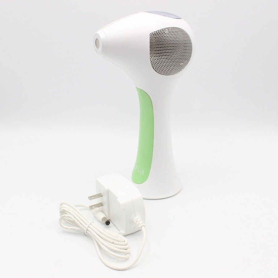 トリア 脱毛器 ホワイト/グリーン 充電器付き　LHR4.0 トリア パーソナルレーザー 4x LHR4.0 ホワイト/グリーン レーザー脱毛