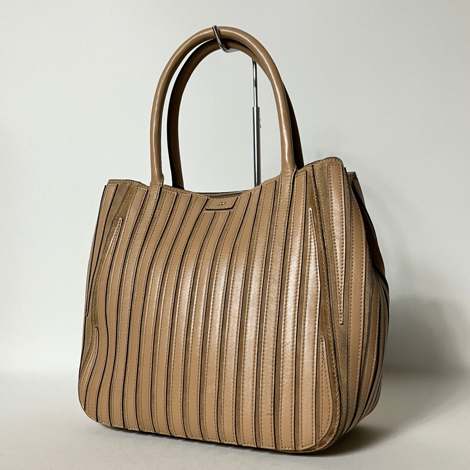 アニヤハインドマーチ レザーハンドバッグ 2511-21｜アニヤハインドマーチ ハンドバッグ レザー ブラウン - メルカリ