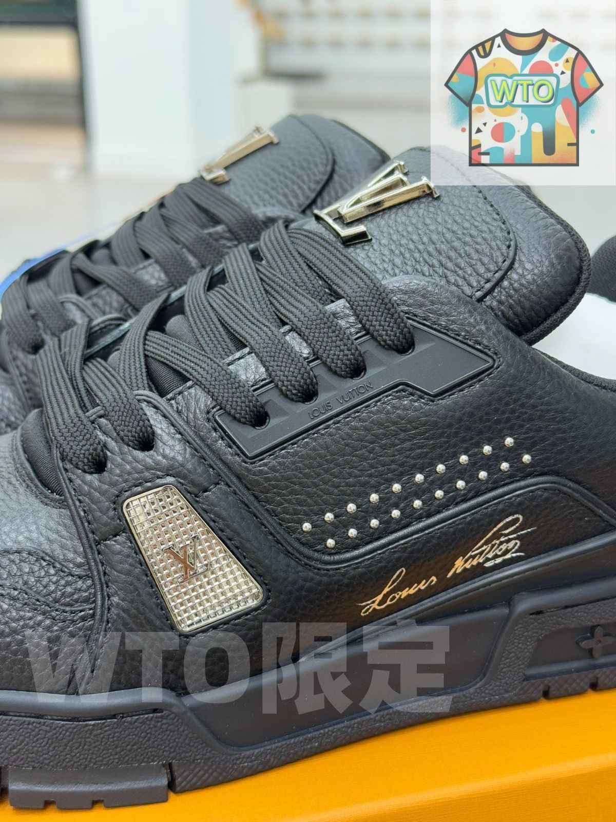 Louis Vuitton Trainer カラー 84-ブラック リベット - メルカリ