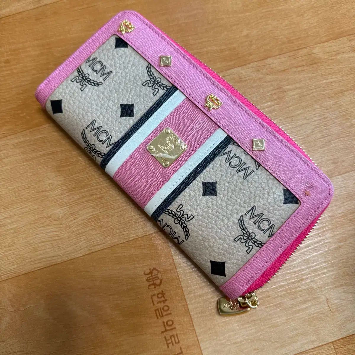 MCM シー カーゴ パータン 長財布 - メルカリ