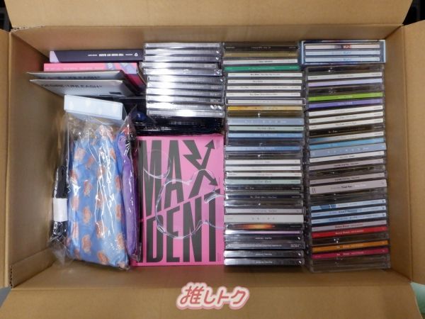 a出品 アイドルグッズ詰め合わせ 訳あり】 □ アイドル 箱入りグッズセット 詰め合わせ - メルカリ