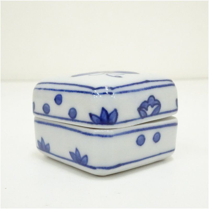 九谷焼 矢口永寿造 染付蝶文香合（共箱） 茶道具 茶道 香道 香道具