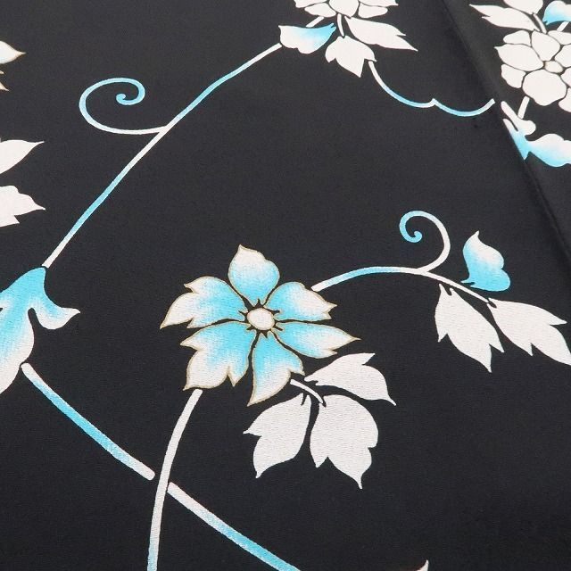 正絹 花の小紋に笑顔を添えれば貴女に芽生える素敵な時間