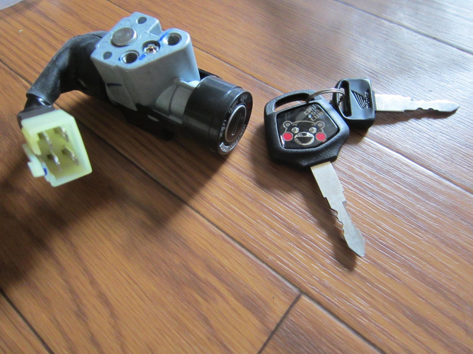 有名画家作品 限定売り切り価格 陶器製軸先 綿谷行四郎 広島の日本画家