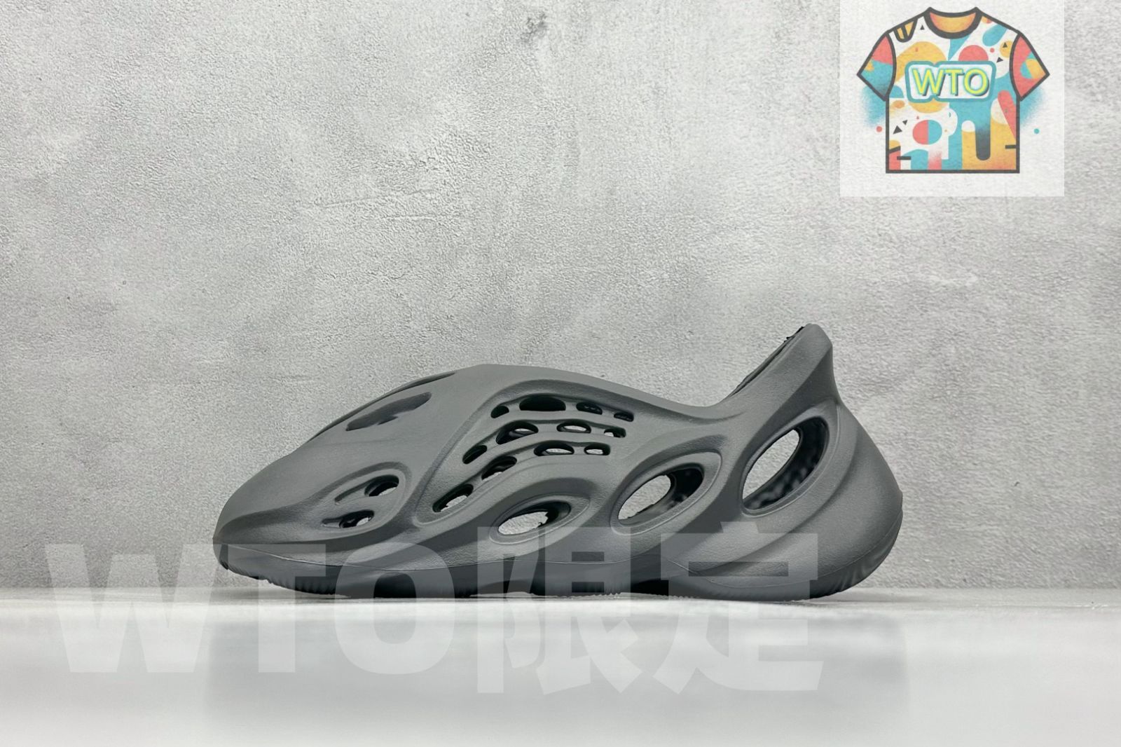 アディダス イージー フォームランナー 