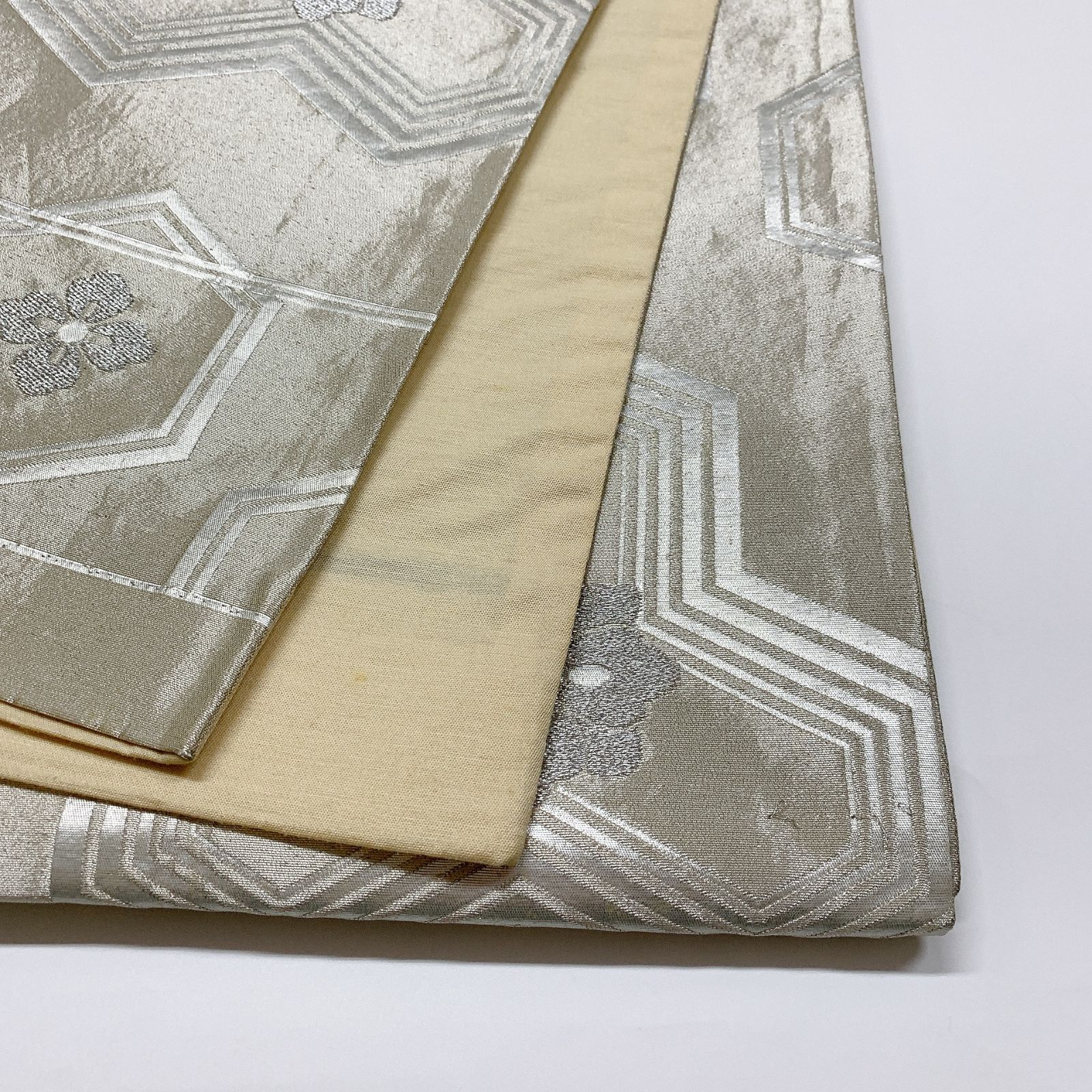 5981］袋帯 毘沙門花亀甲文様 銀彩 シルバー 六通 未仕立て 正絹 着物