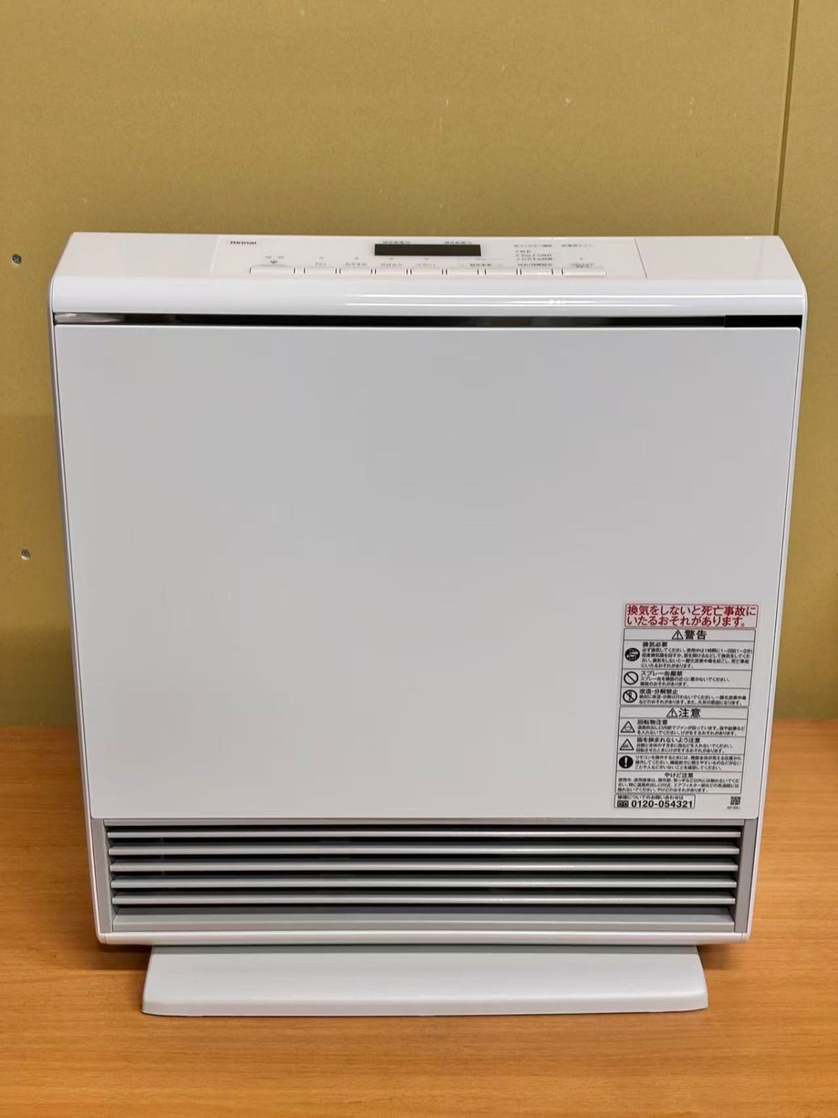 美品！！　リンナイ LPガス用　ガスファンヒーター ホワイト 未使用 展示美品 リンナイ A-style RC-A4401NP-MW [都市ガス マット