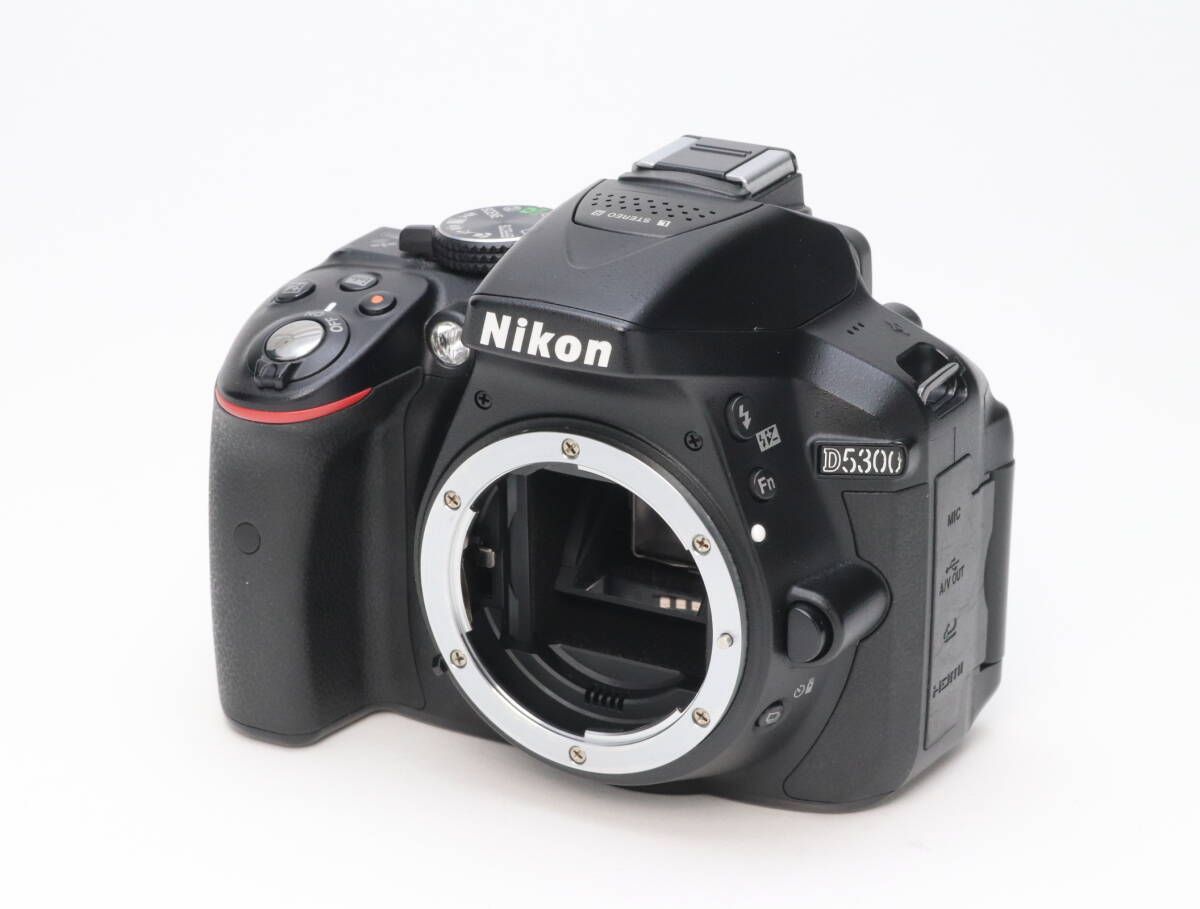 【美品】Nikon D5300 ボディ バッテリー付 ショット数62305回 美品】Nikon D5300 ボディ バッテリー付 ショット数62305回
