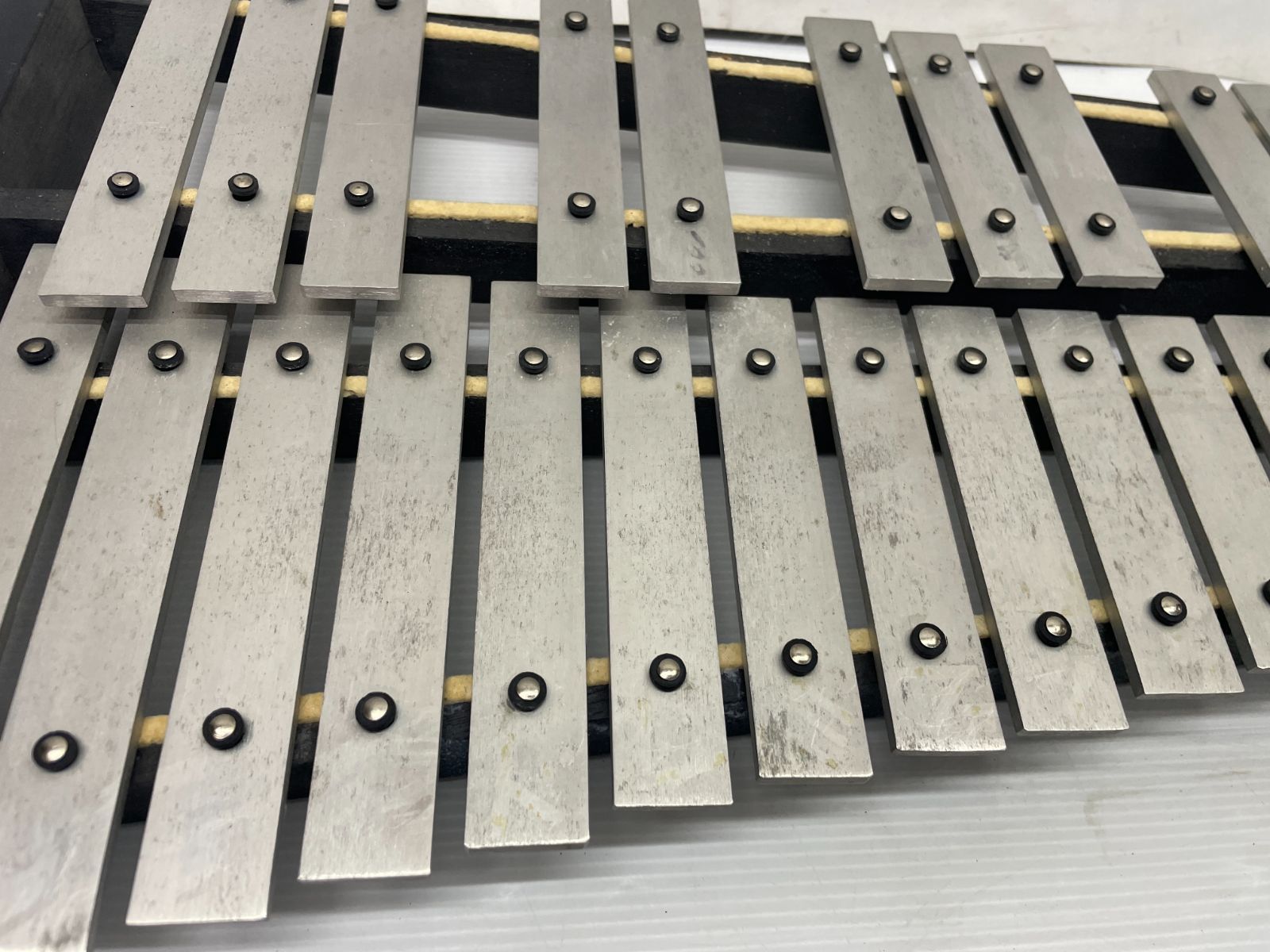 ☆ KOSTH 鉄琴 コッス グロッケン KOSTH コッス 鉄琴 グロッケン 32音 ケース付 - メルカリ