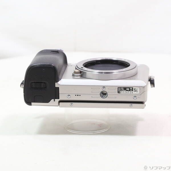 中古品〕 α6000 ダブルズームレンズキット シルバー ILCE-6000Y【348