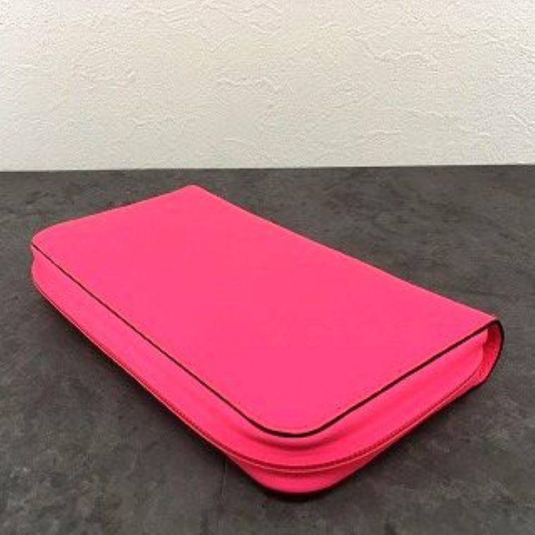 送料込み！ 極美品 GUCCI ジップウォレット ラバーエフェクト 箱付き