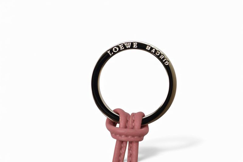 LOEWE　ロエベ　チャーム　タッセル　キーホルダー LOEWE ロエベ タッセル キーリング キーホルダー バックチャーム