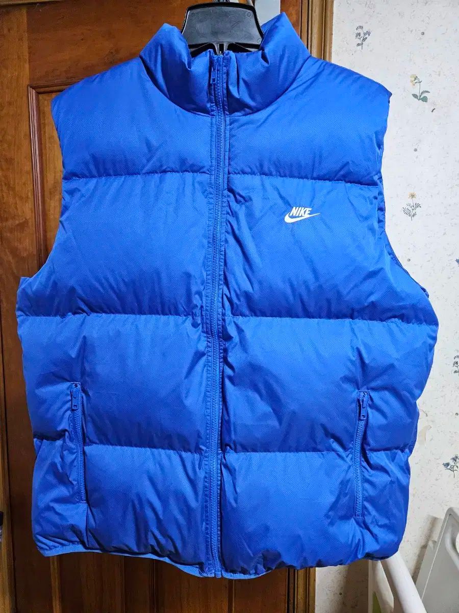 ほぼ新品) NIKE ナイキ NSW プリマロフト 防水 ベスト - メルカリ