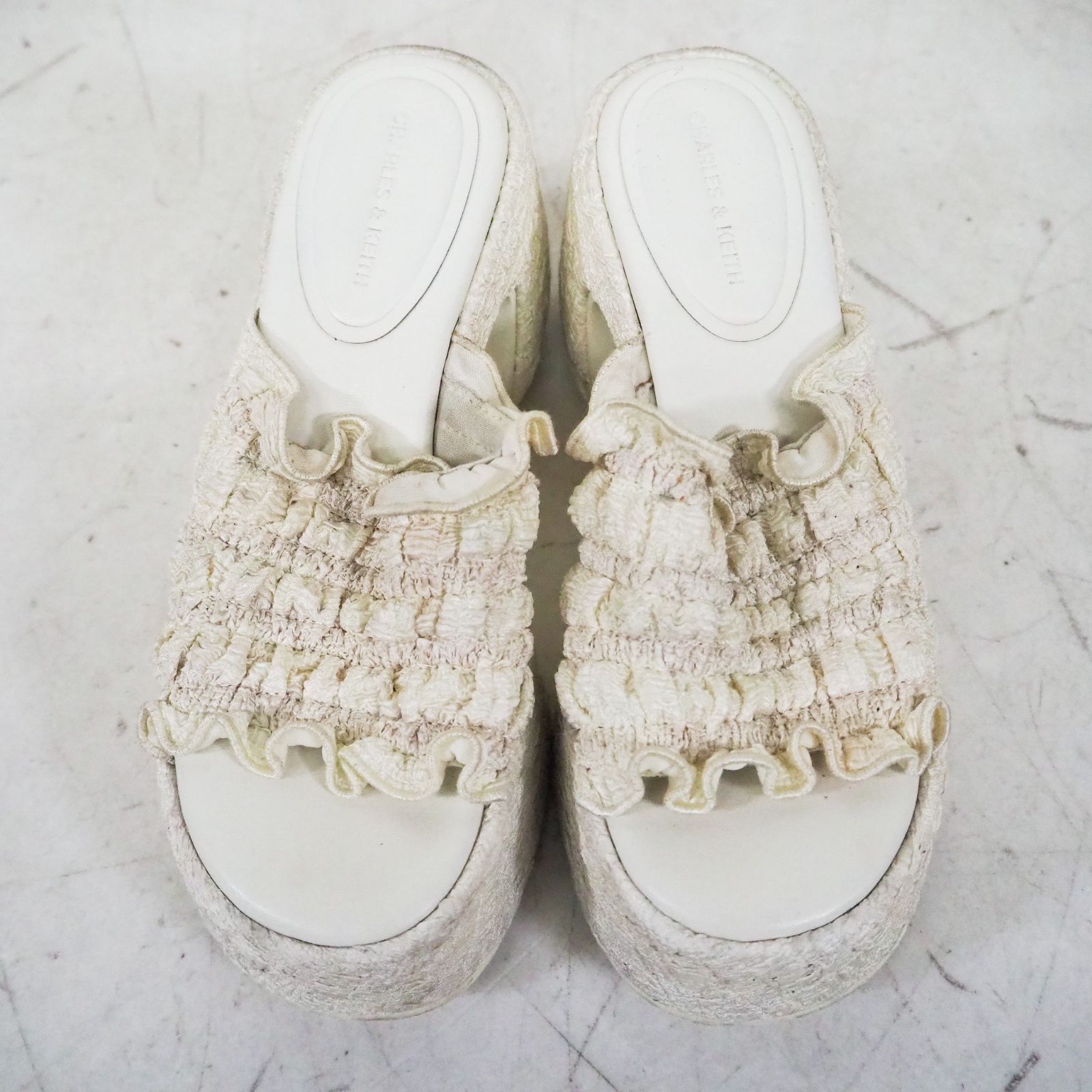 Nuala ヌアラ ルーシュドプラットフォームミュール（サンダル