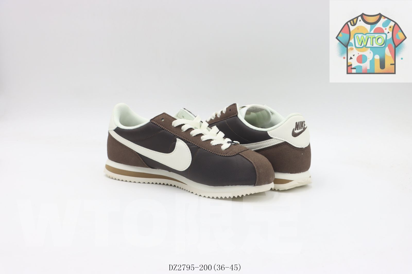 今日特価】Nike ナイキ ランニングシューズ DZ2795-200 バロック