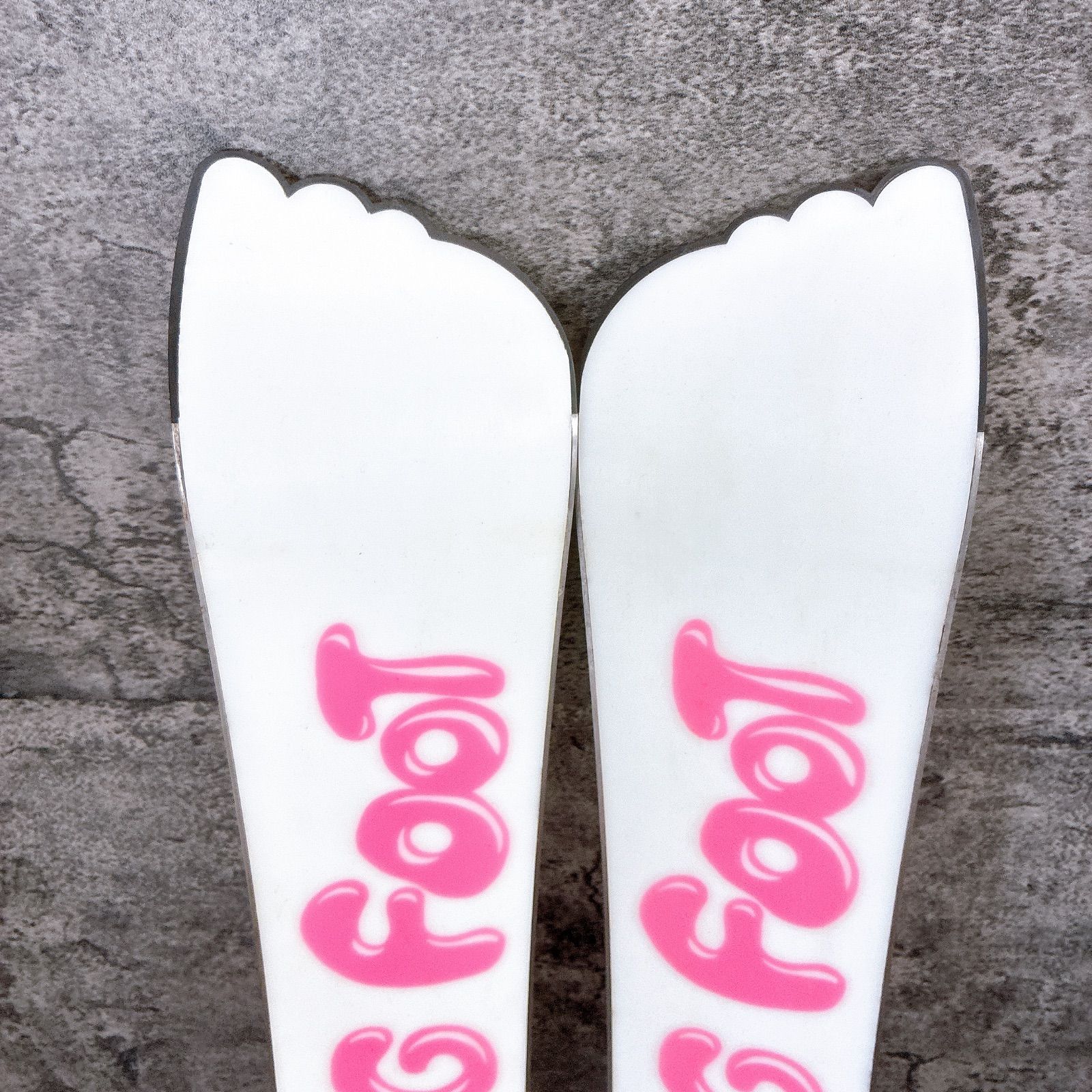 美品 クナイスル ビッグフット ショートスキー ピンク ブラック 個性的