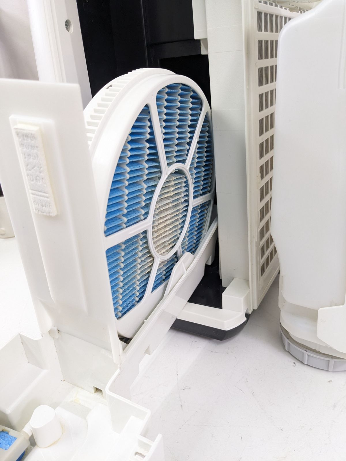 SHARP 加湿空気清浄機 KC-H500Y-W 2018年製 【公式通販】