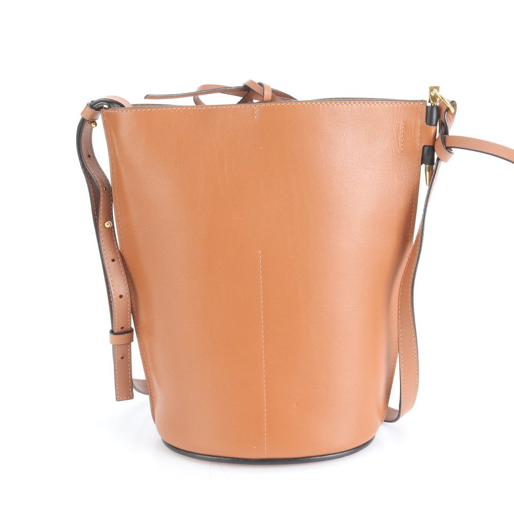 新品同様 ロエベ アナグラム ゲート バケット レザー ショルダーバッグ