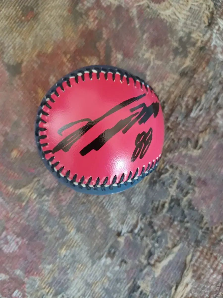 ヴィ(V・テヒョン・テテ)監督 サインボール 出品 (ロッテ ロゴボール