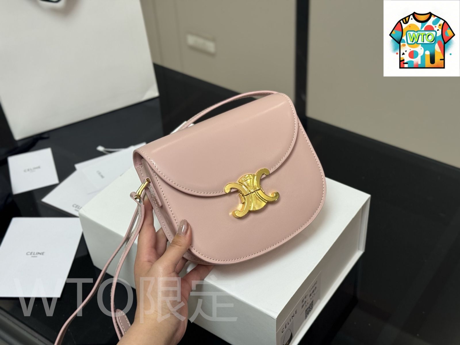 今日特価】Celine セリーヌ トリオンフ シリーズ 全レザー製で高級感に