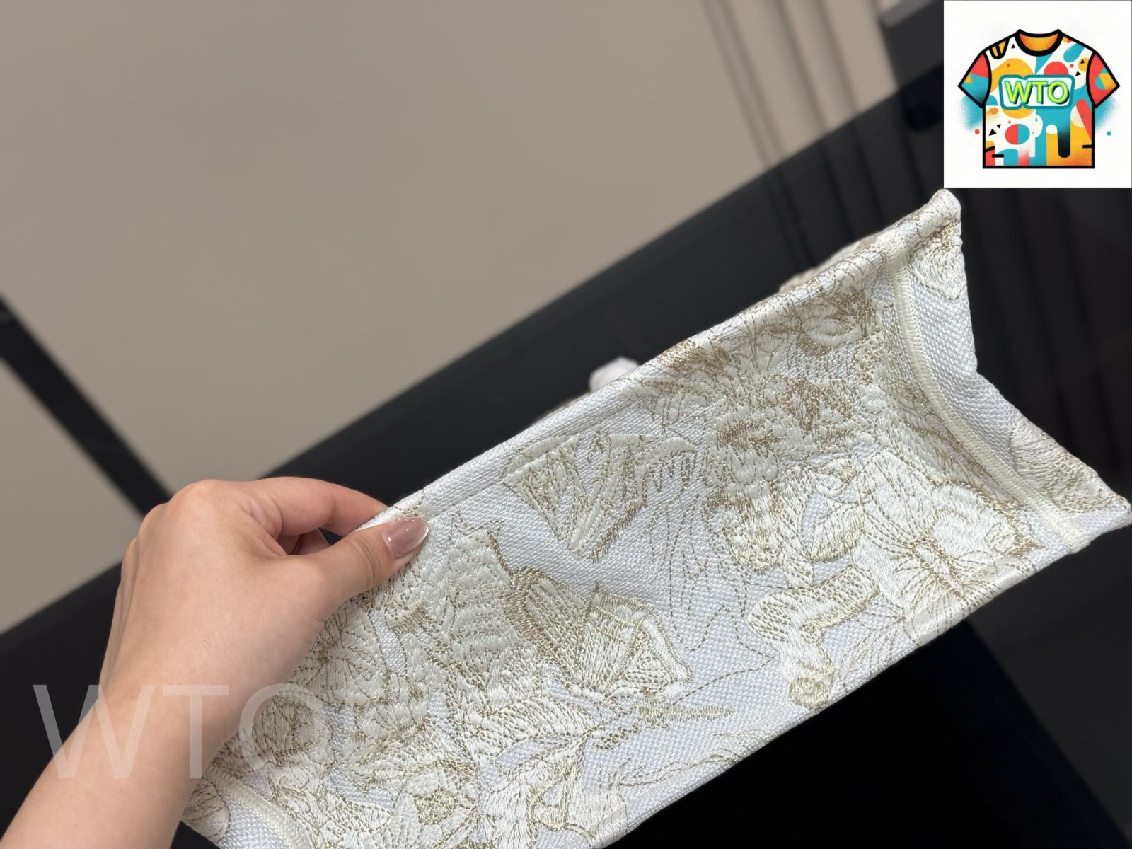 今日特価】Dior ディオール ブックトート 大容量でファッション性に