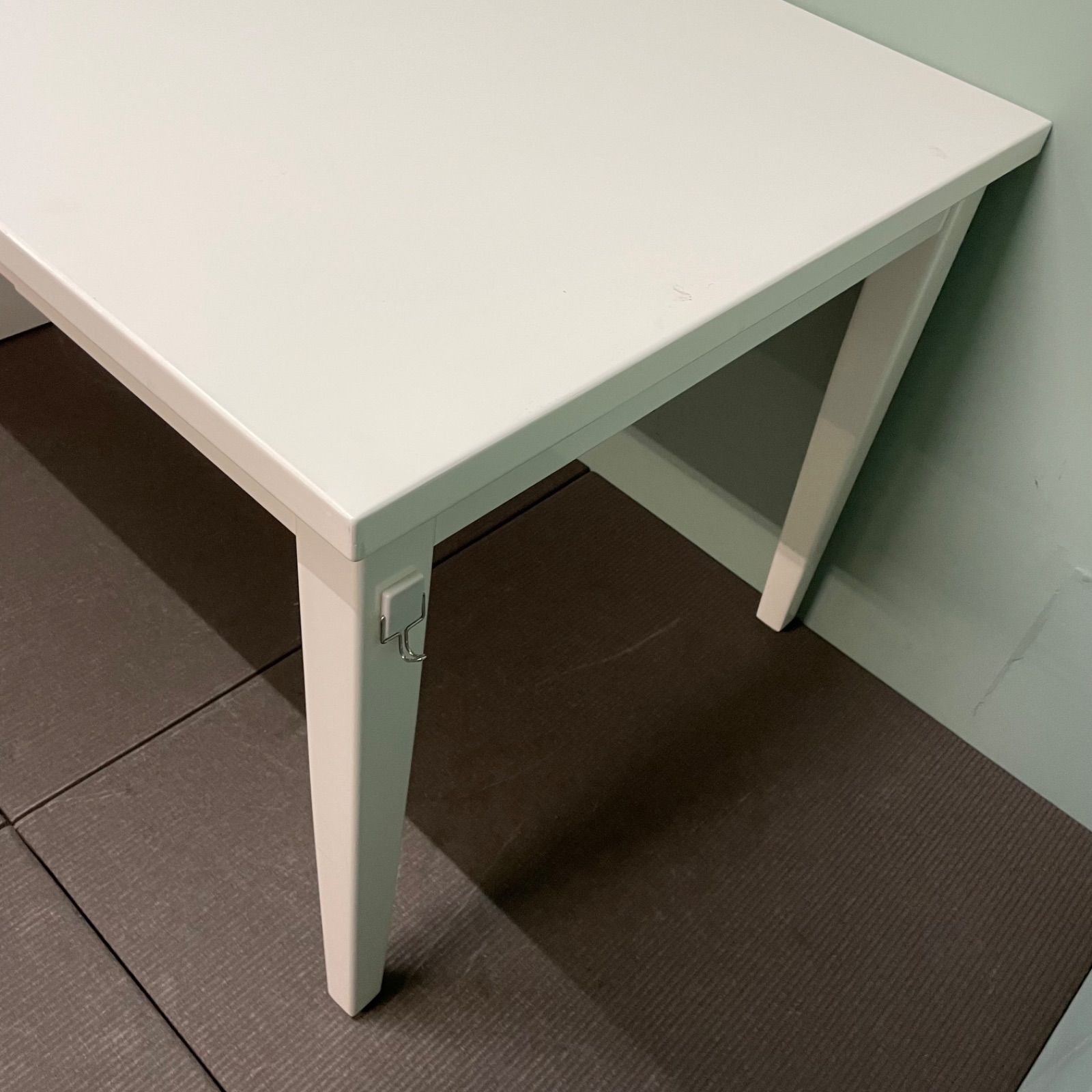 ♭ 送料込み NITORI ダイニングテーブル 収納付き ホワイト W135cm 