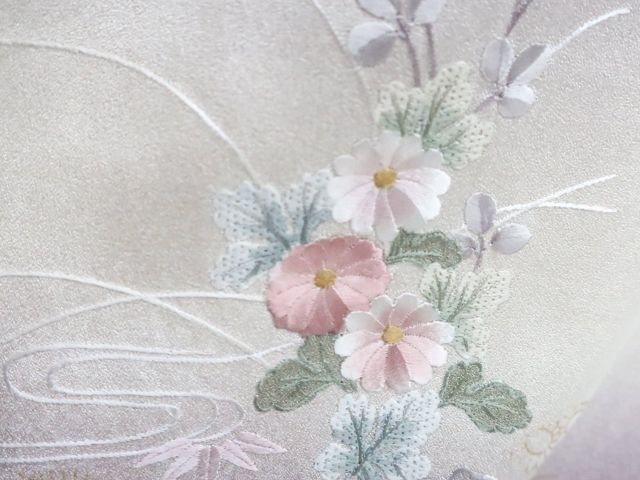 【一輝堂】付下げ スワトウ刺繍 花 御所車 暈し 正絹 着物 美品 身丈約169.5cm 裄丈約68cm 25z11-6197