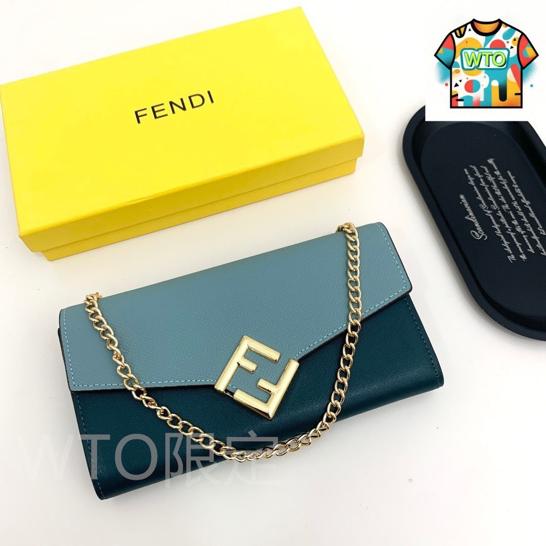 FENDI財布　海外並行輸入品　未使用、状態かなりキレイ！！　早い物勝ち！ 今日特価】Fendi フェンディ 財布シリーズ 高級輸入レザーに海外製金具