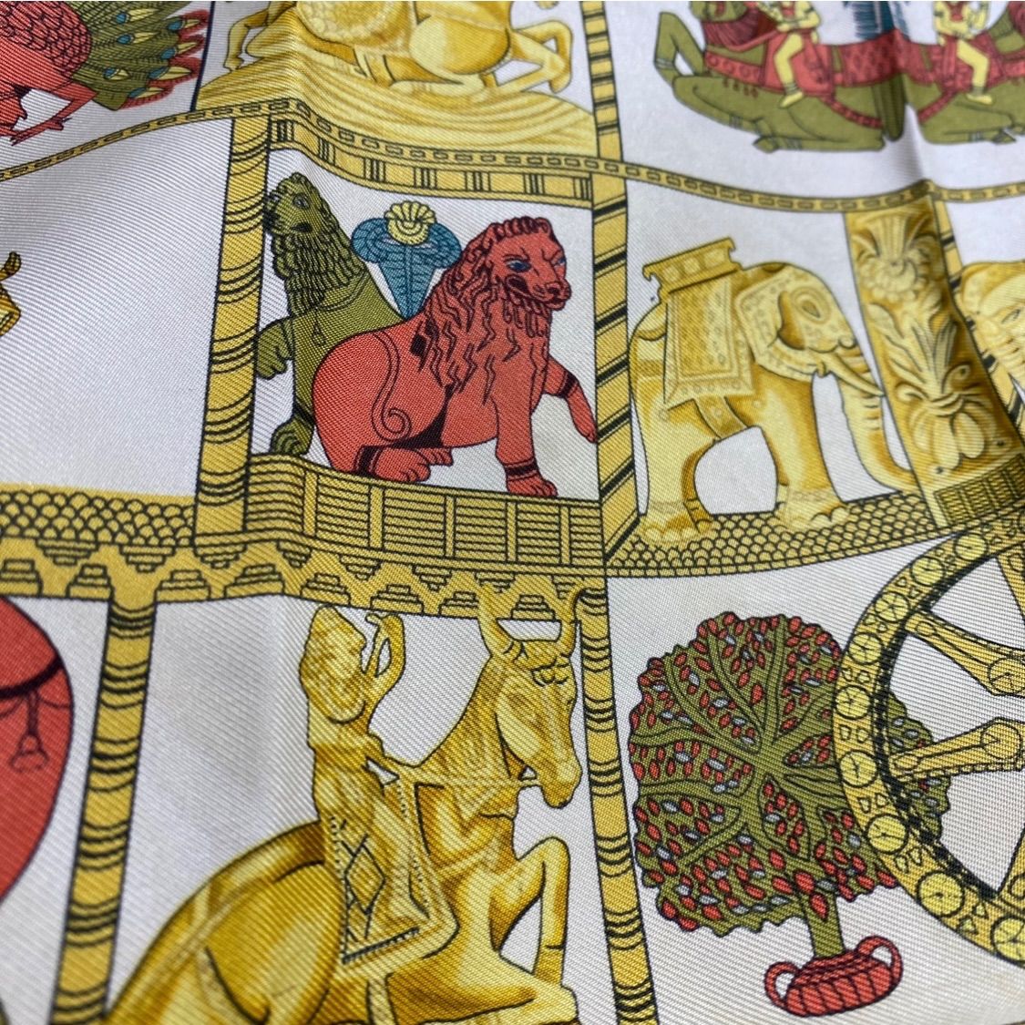 エルメス カレ45 TORANA シルクスカーフ 塔門 ブラック ガヴロッシュ