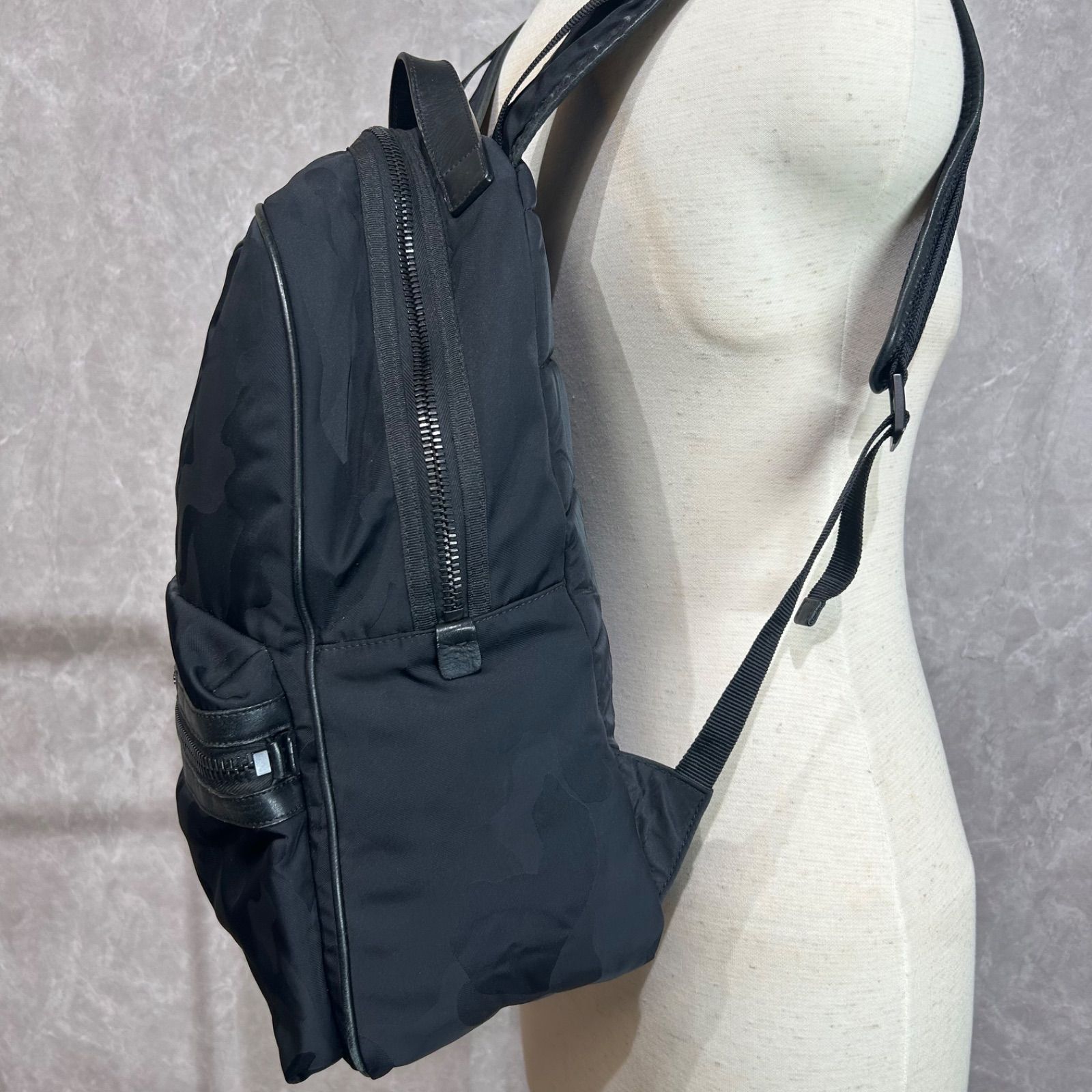 美品 MONCLER モンクレール ZAINO バックパック リュック カモフラ モンクレールのナイロン迷彩柄リュックサック買取。モンクレールの買取